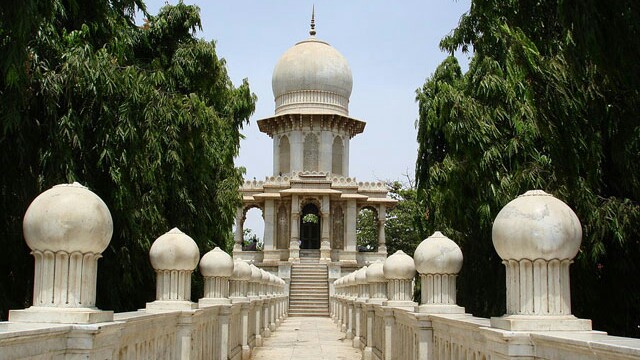 Bhavnagar, Gujarat City Guide: Where To Go, Stay, Eat, And shop in India’s best city. 