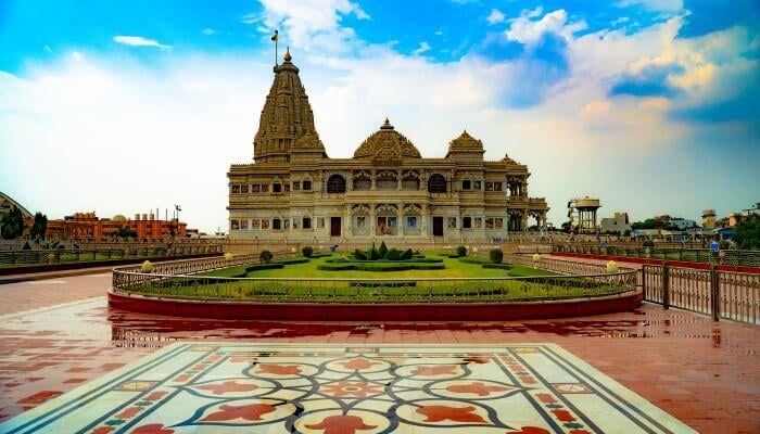 Mathura, Uttar Pradesh City Guide: Where To Go, Stay, Eat, And shop in India’s best city. [Updated-2025]