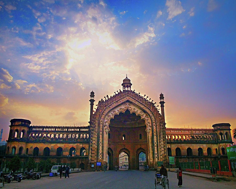 Lucknow city Guide: Where To Go, Stay, Eat, And shop in India’s best city. [Updated-2025]