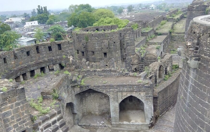 Naldurg, Osmanabad, Maharashtra Guide: Where To Go, Stay, Eat, And shop in India’s best place.