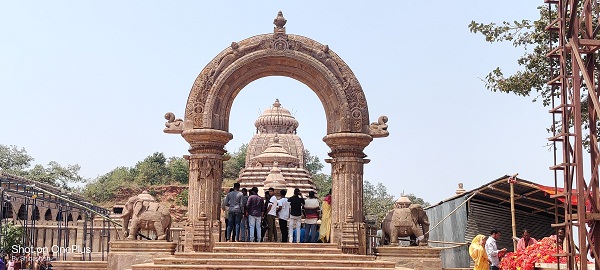 How to reach Tara Tarini temple?